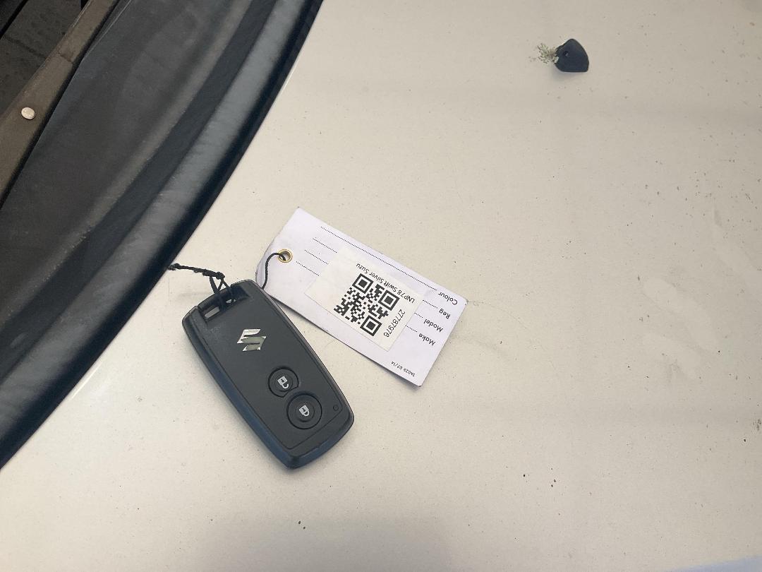 Photo '13' of Suzuki Swift Photo '13' of Suzuki Swift