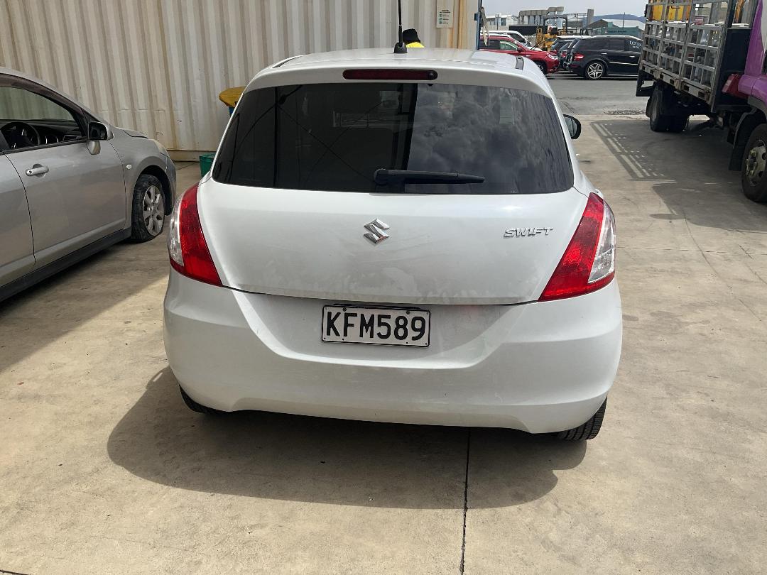 Photo '5' of Suzuki Swift Photo '5' of Suzuki Swift