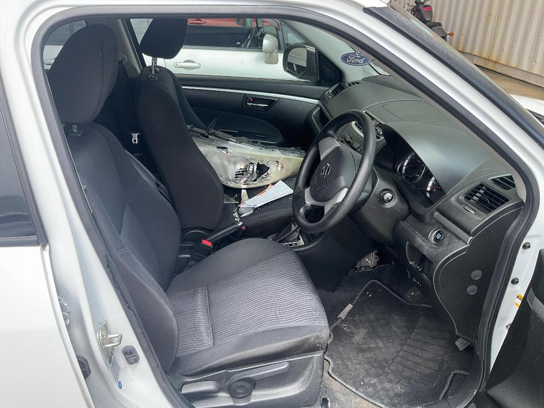 Photo '9' of Suzuki Swift Photo '9' of Suzuki Swift