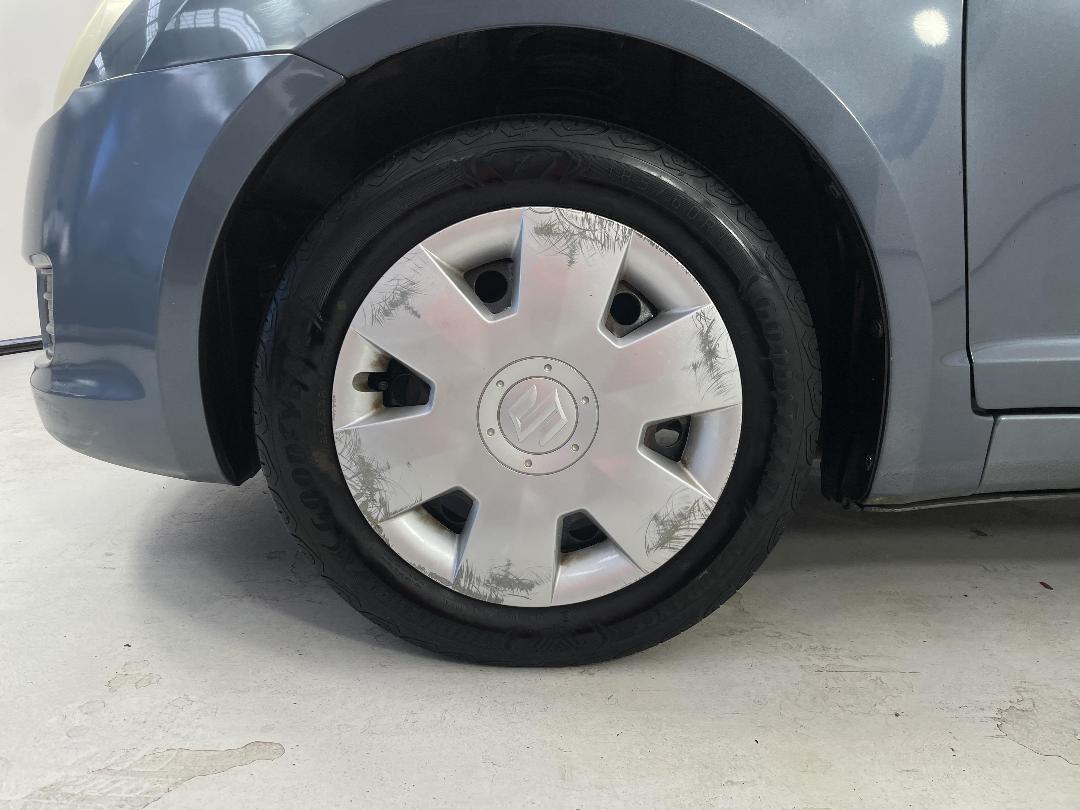 Photo '10' of Suzuki Swift Photo '10' of Suzuki Swift