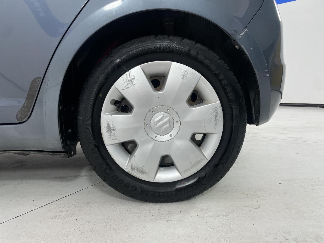 Photo '11' of Suzuki Swift Photo '11' of Suzuki Swift