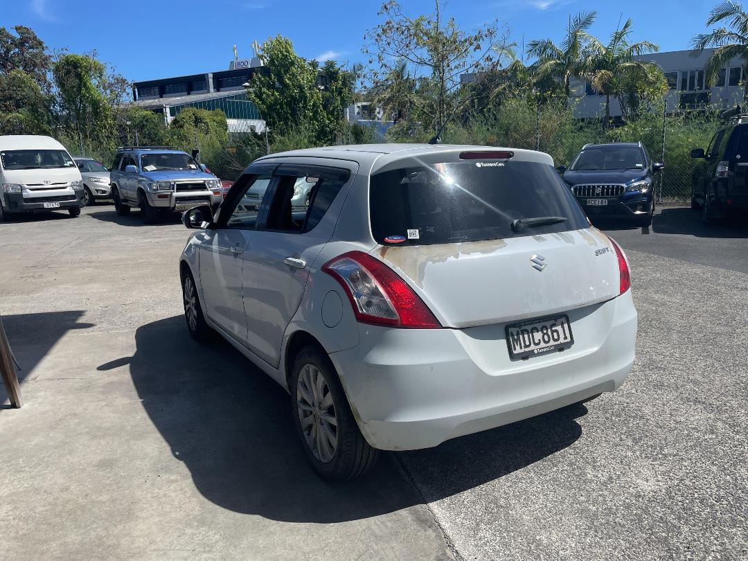 Photo '5' of Suzuki Swift