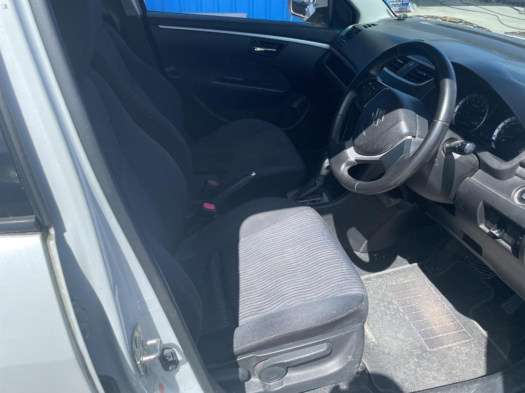 Photo '10' of Suzuki Swift