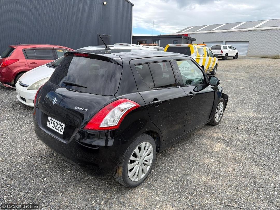 Photo '6' of Suzuki Swift