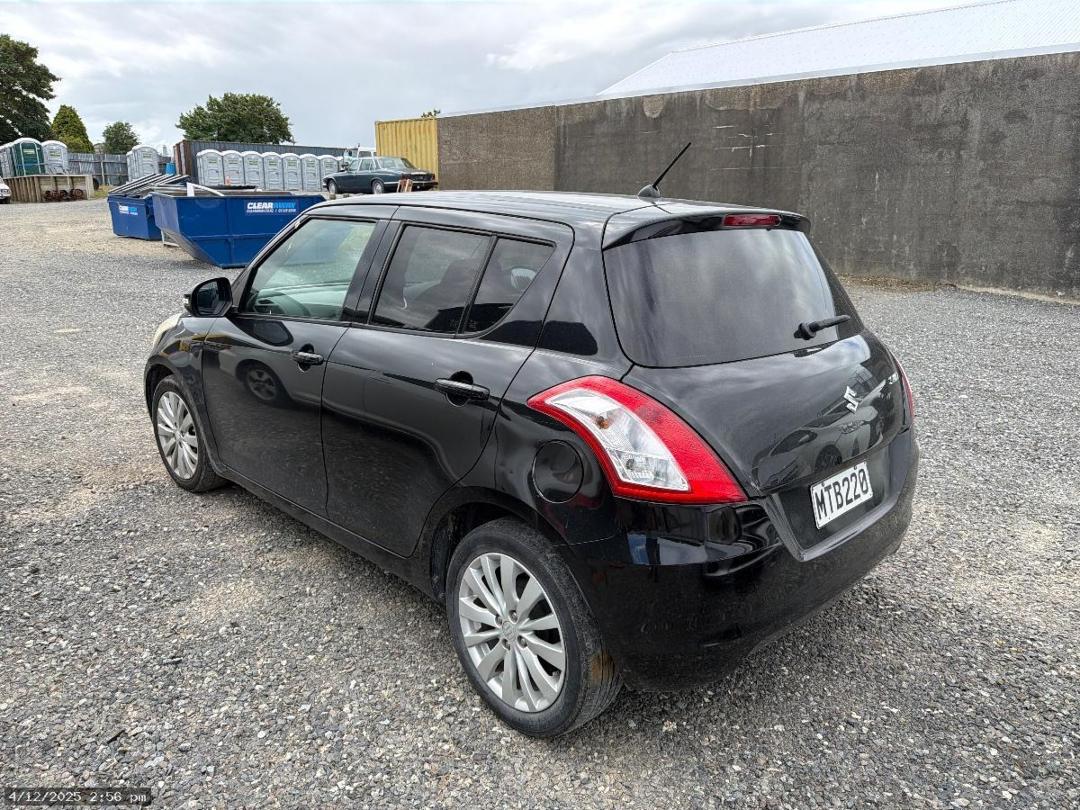 Photo '7' of Suzuki Swift