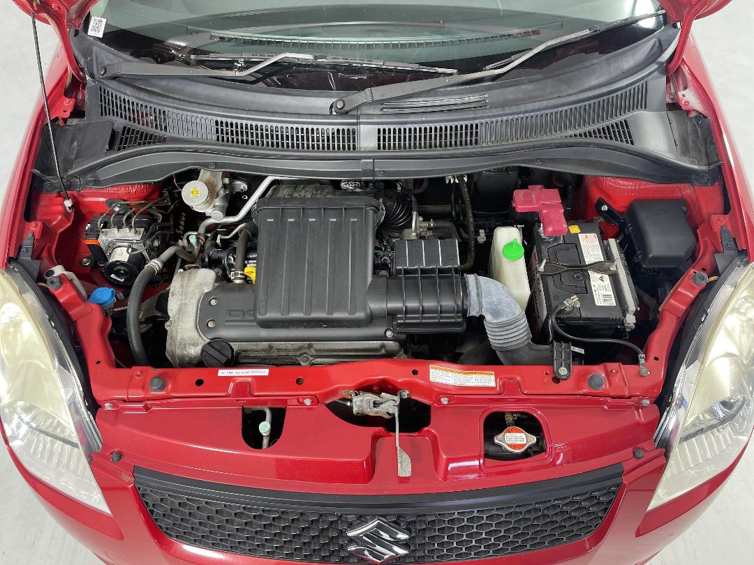 Photo '13' of Suzuki Swift