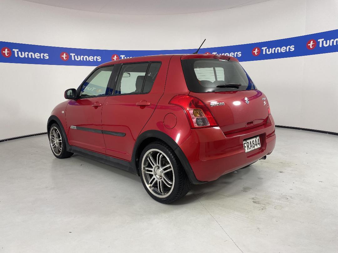 Photo '5' of Suzuki Swift