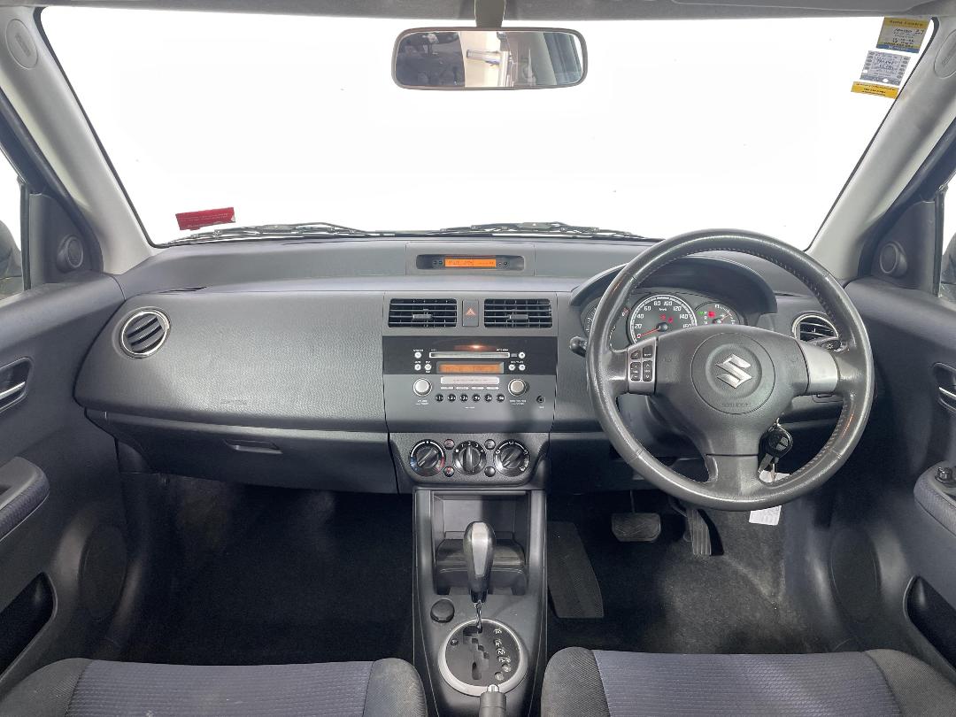 Photo '17' of Suzuki Swift