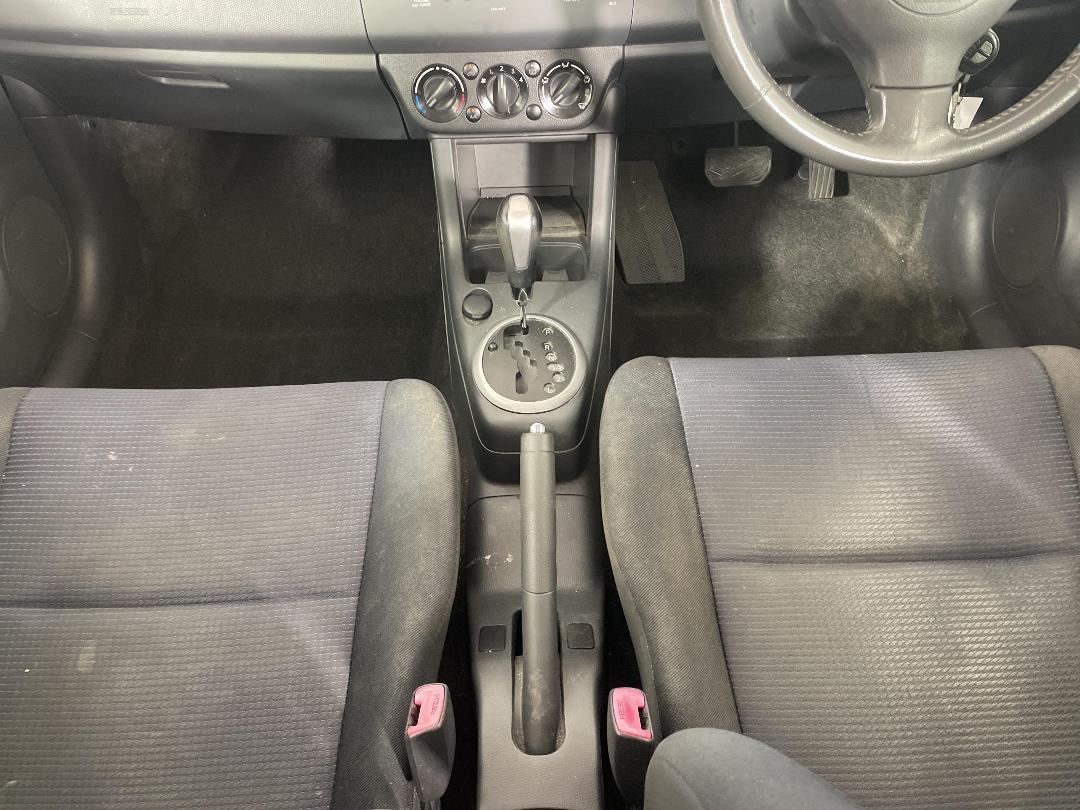 Photo '18' of Suzuki Swift