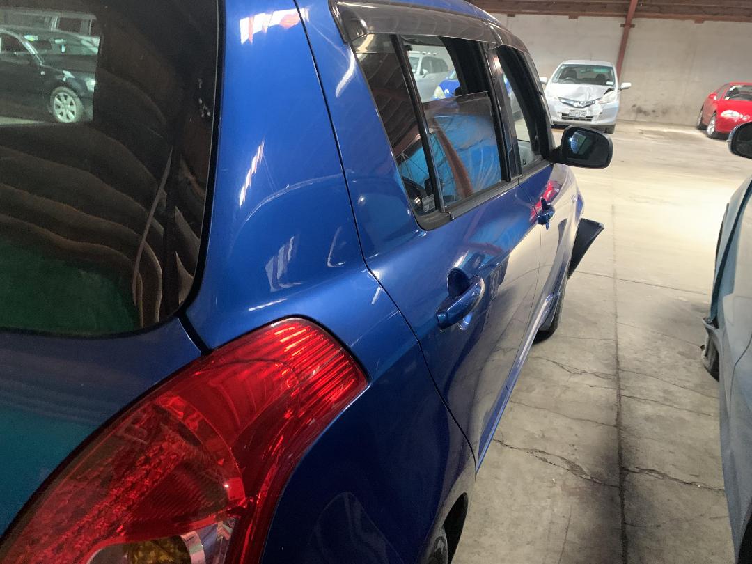 Photo '7' of Suzuki Swift