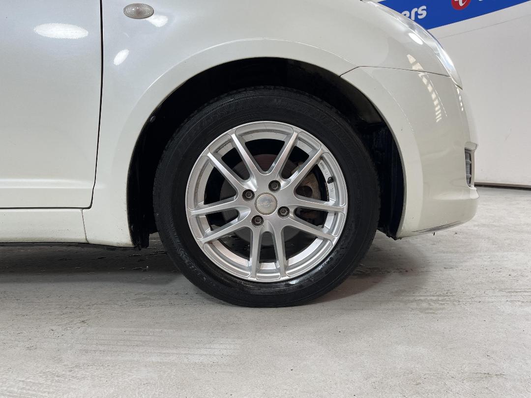 Photo '9' of Suzuki Swift