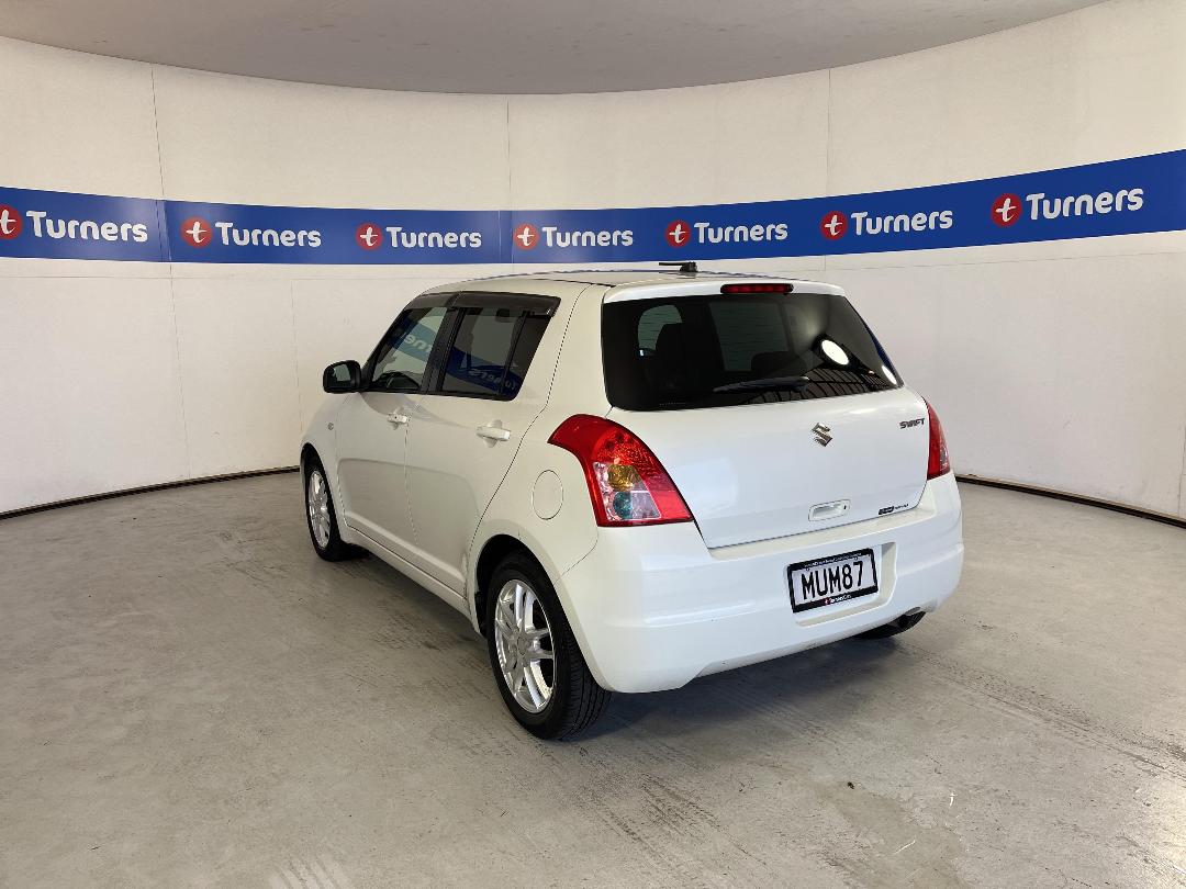 Photo '5' of Suzuki Swift