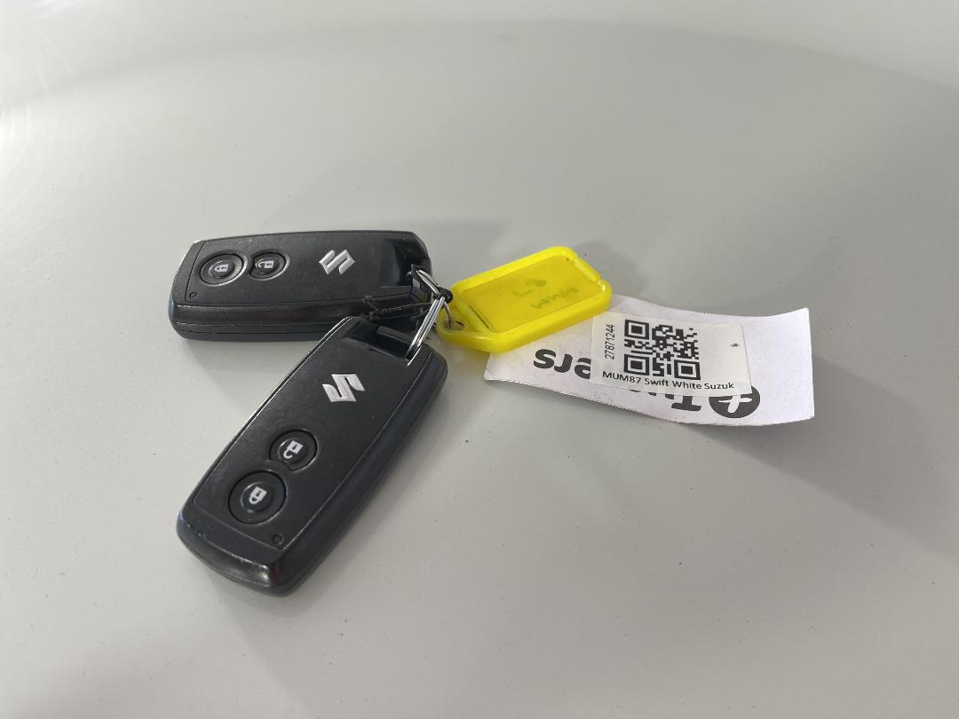 Photo '22' of Suzuki Swift