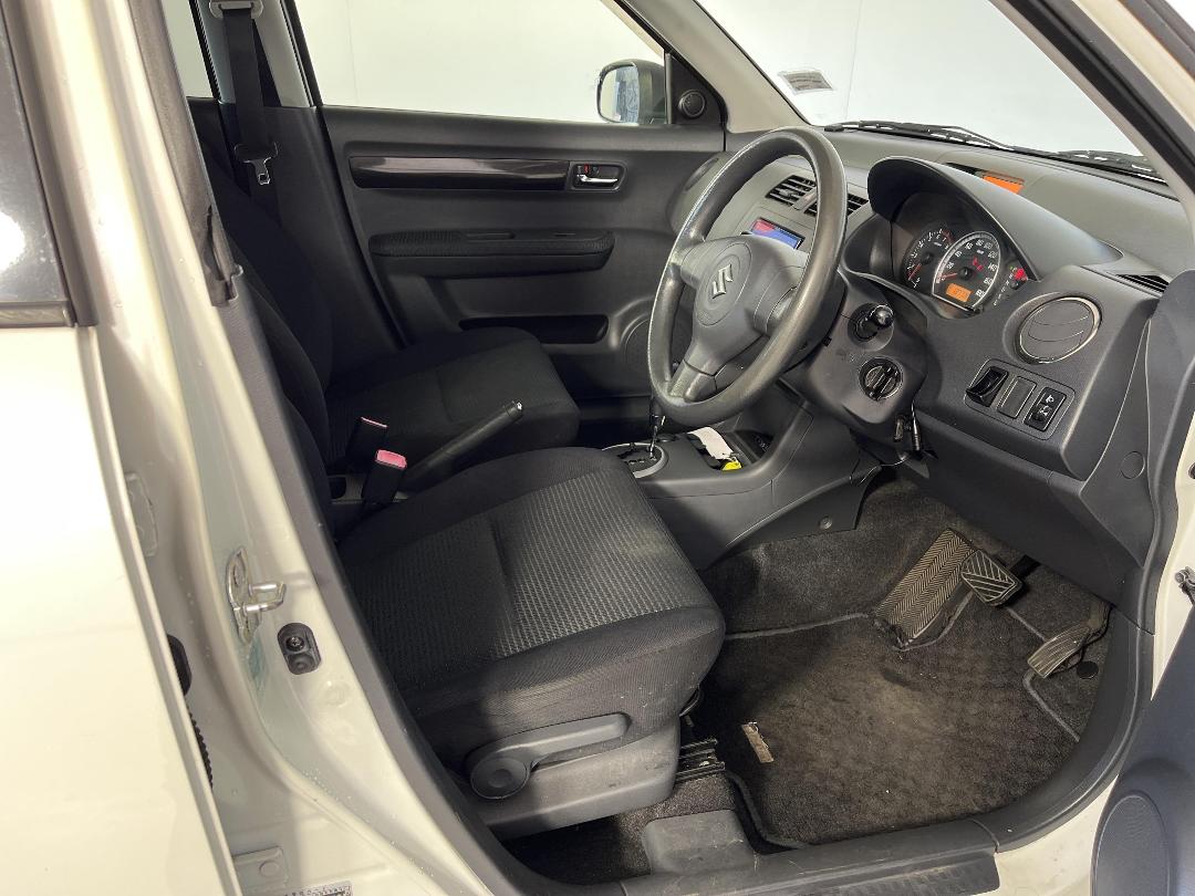 Photo '16' of Suzuki Swift