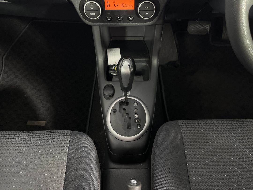 Photo '18' of Suzuki Swift