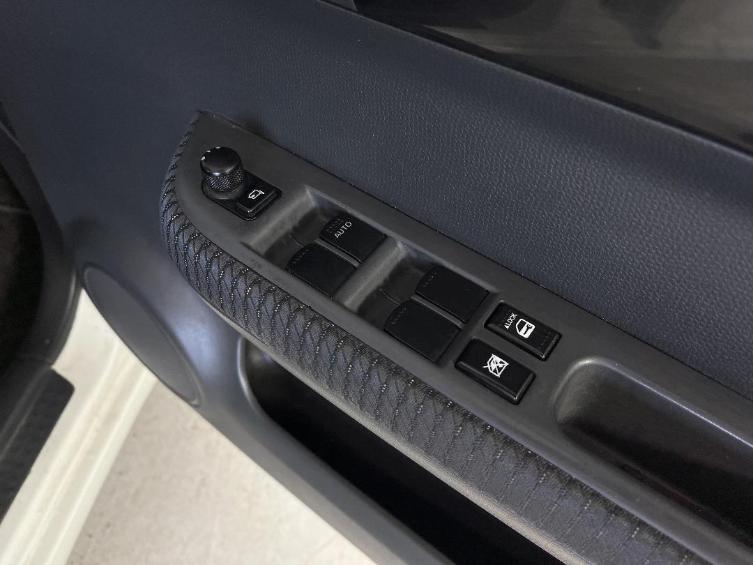 Photo '23' of Suzuki Swift