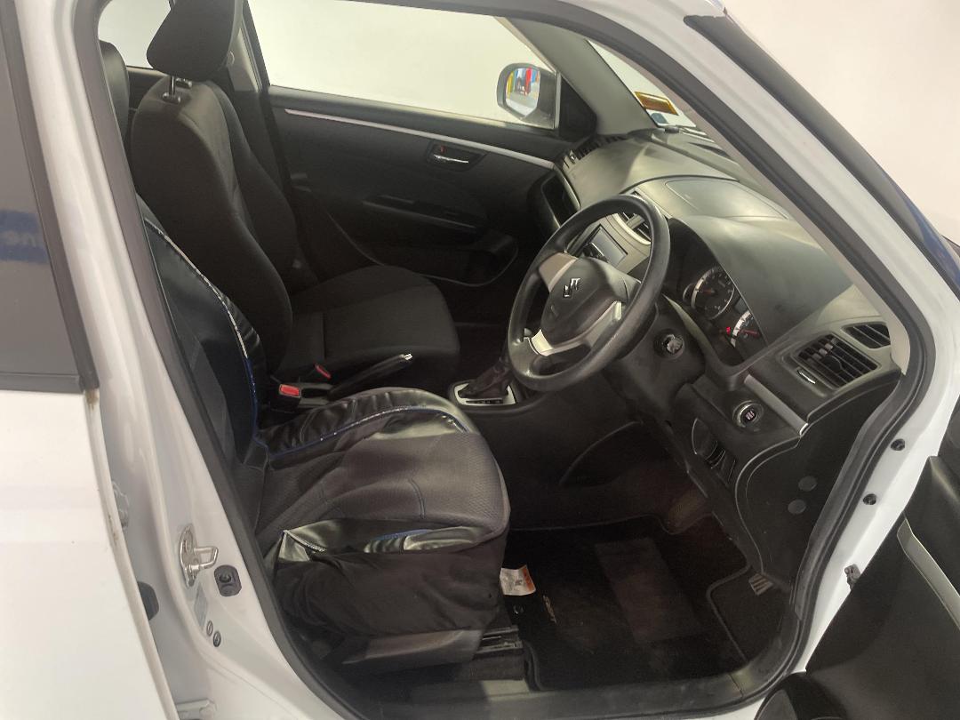 Photo '16' of Suzuki Swift