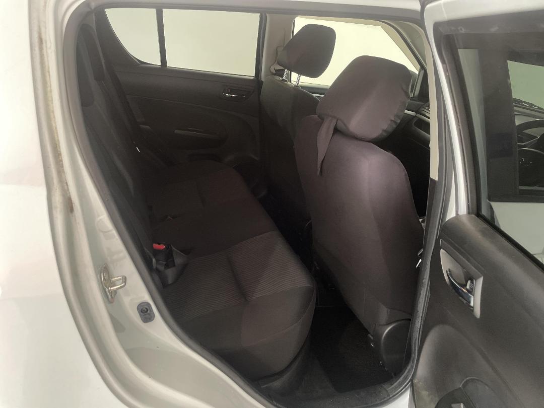 Photo '20' of Suzuki Swift