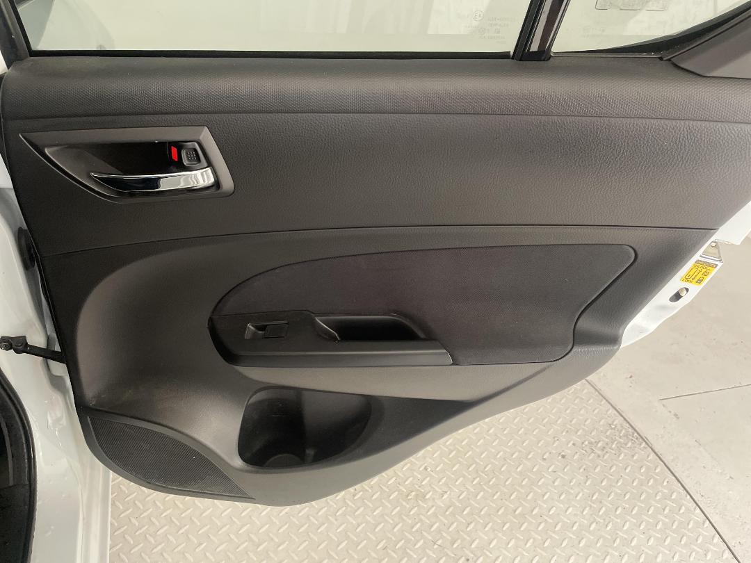 Photo '19' of Suzuki Swift