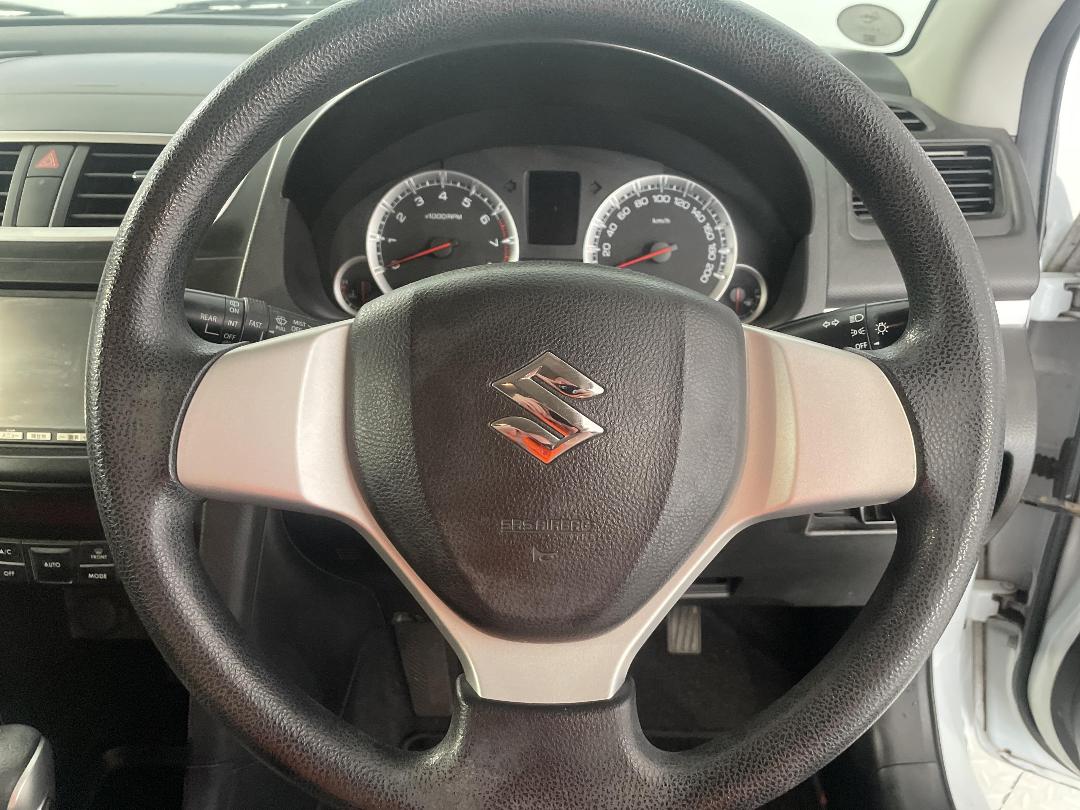 Photo '25' of Suzuki Swift