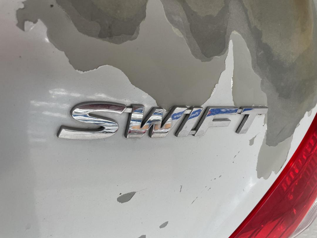 Photo '32' of Suzuki Swift