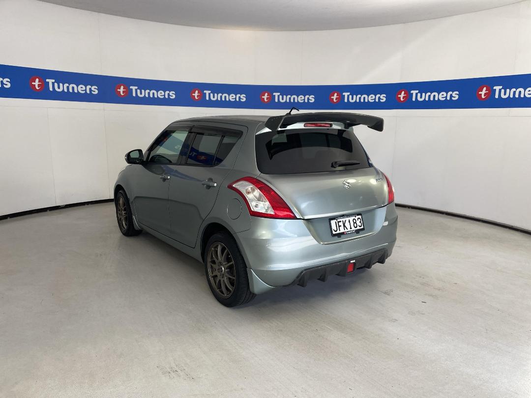 Photo '5' of Suzuki Swift Photo '5' of Suzuki Swift