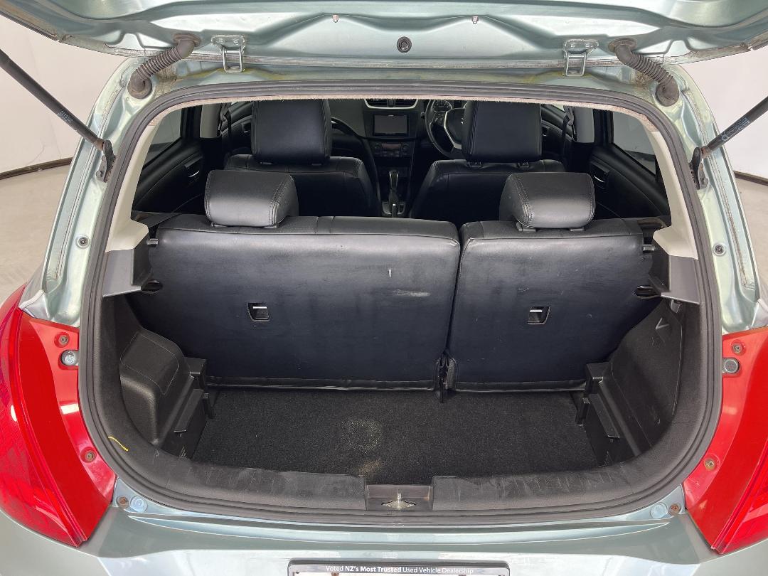 Photo '14' of Suzuki Swift Photo '14' of Suzuki Swift