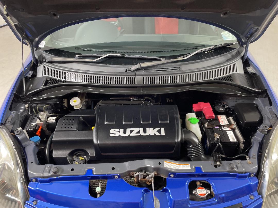 Photo '13' of Suzuki Swift