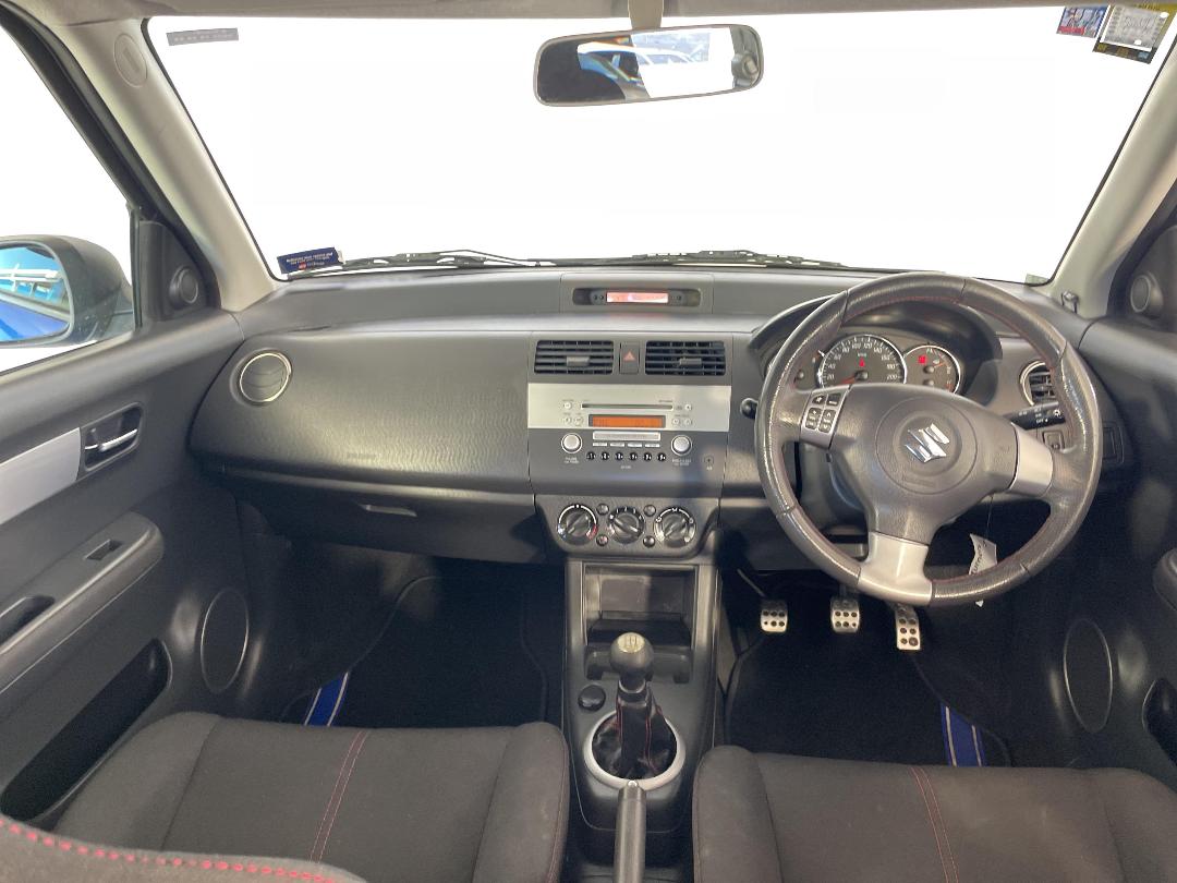 Photo '17' of Suzuki Swift