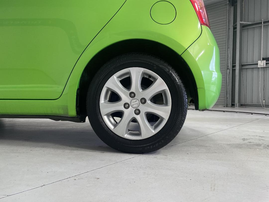 Photo '11' of Suzuki Swift Photo '11' of Suzuki Swift