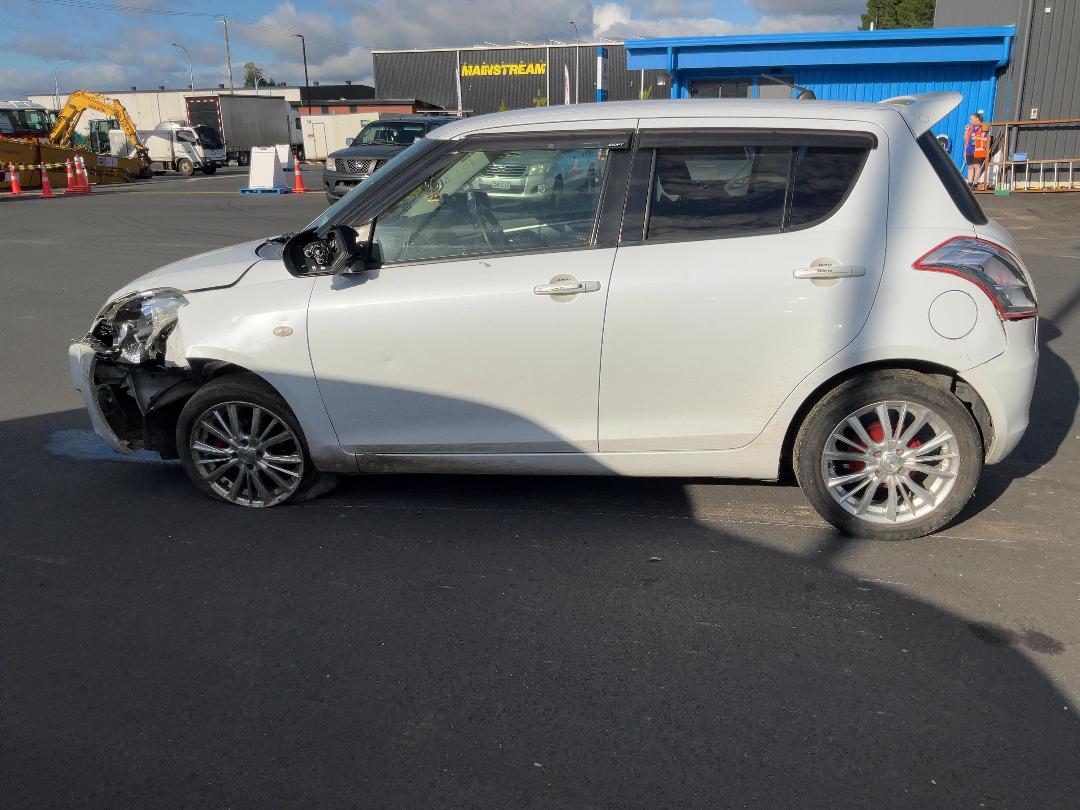 Photo '4' of Suzuki Swift