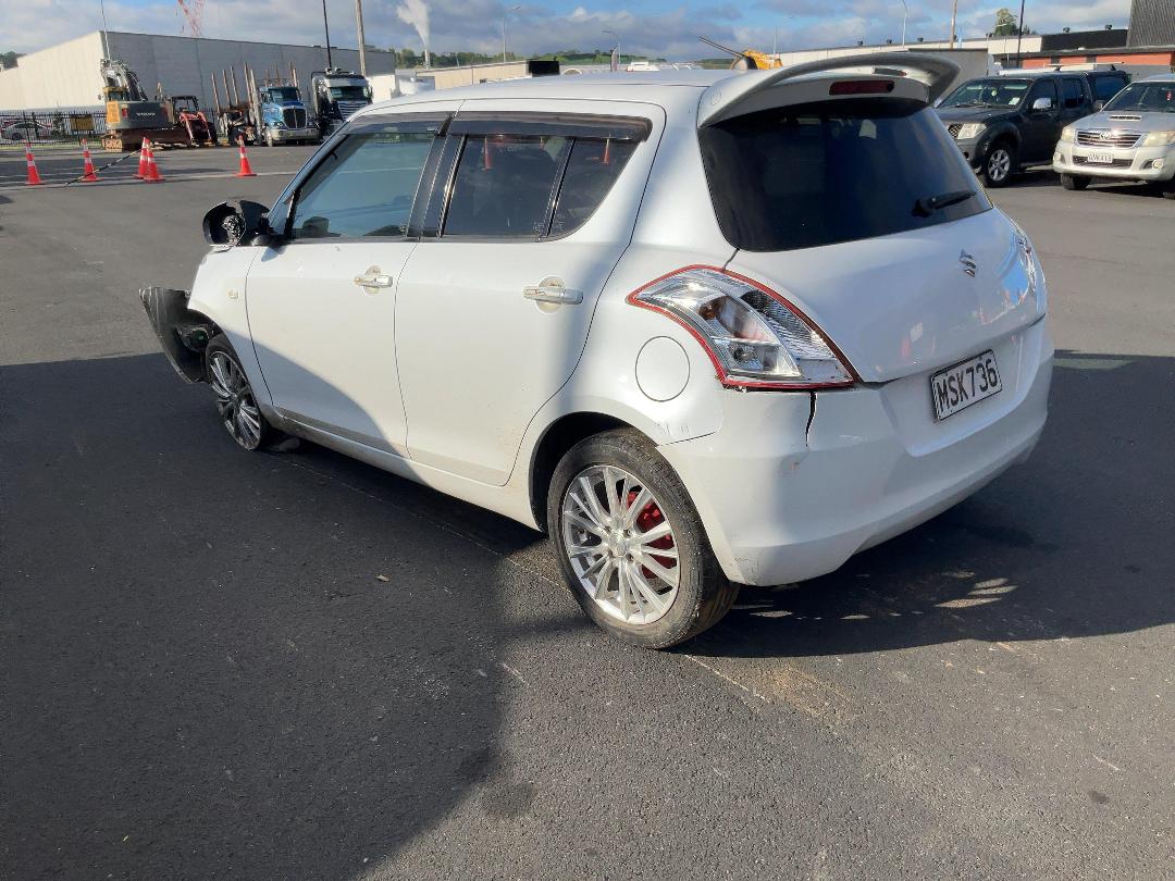 Photo '5' of Suzuki Swift