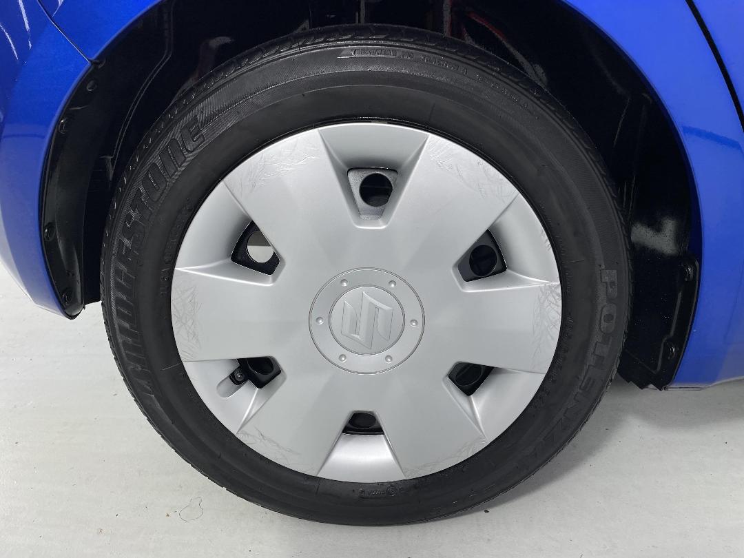 Photo '12' of Suzuki Swift