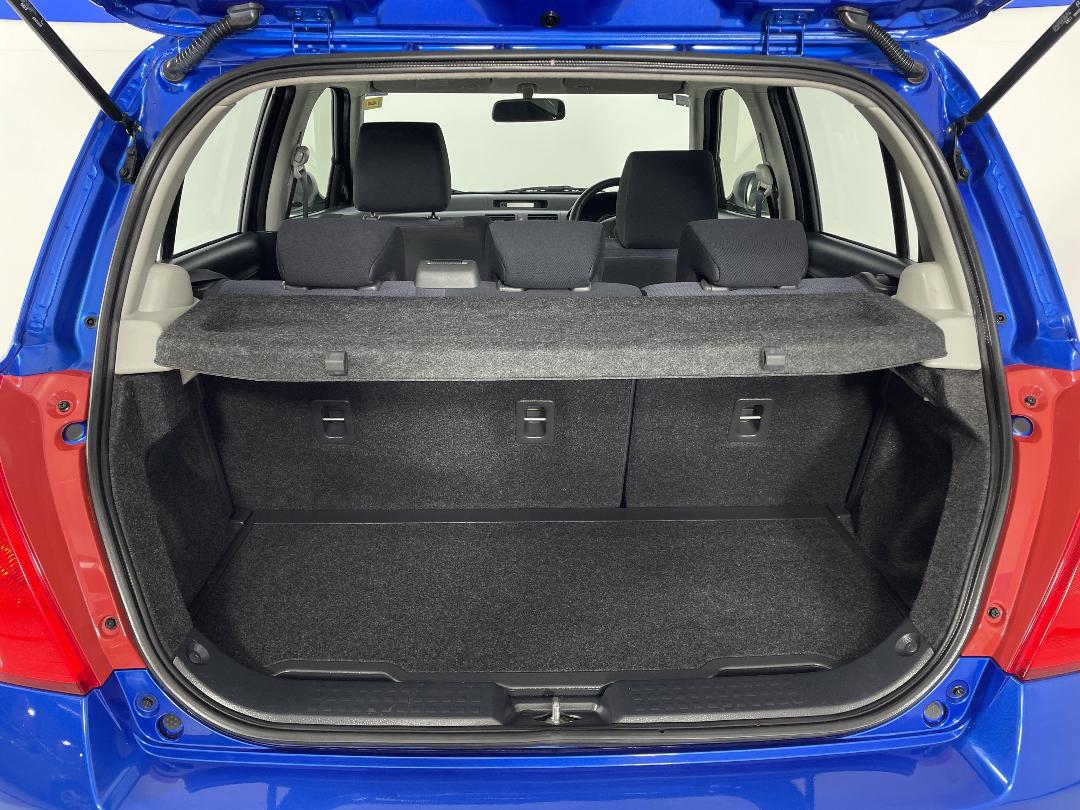 Photo '14' of Suzuki Swift