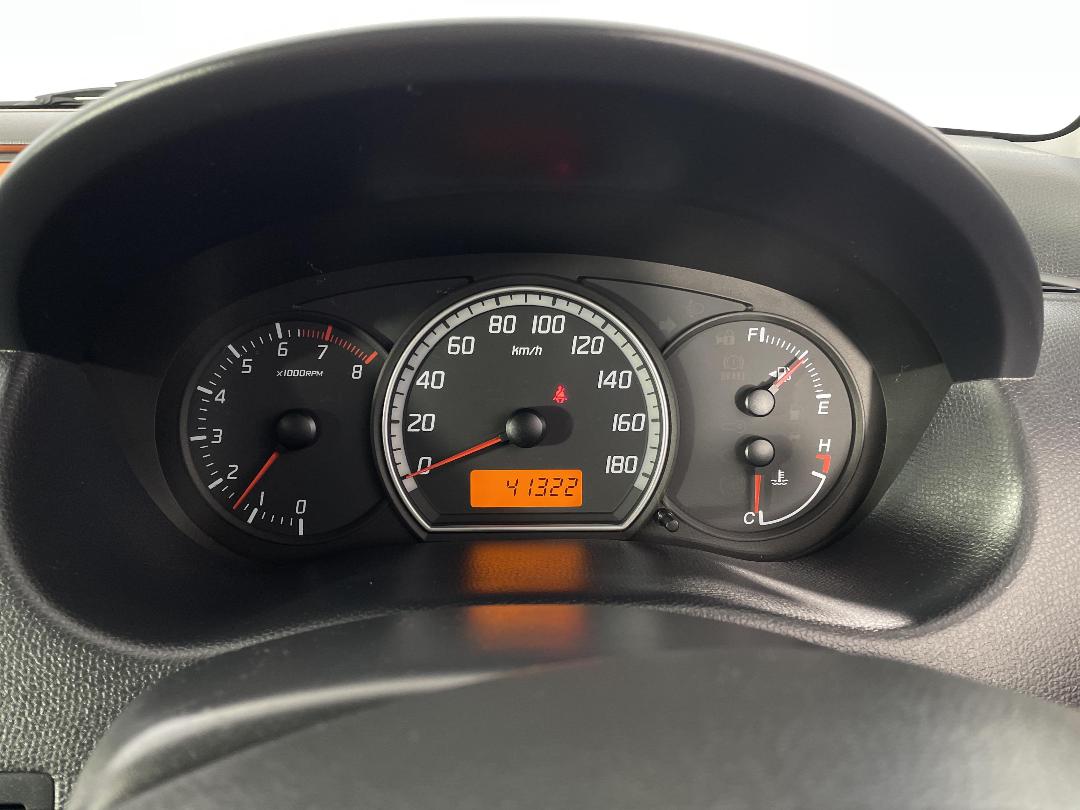 Photo '21' of Suzuki Swift