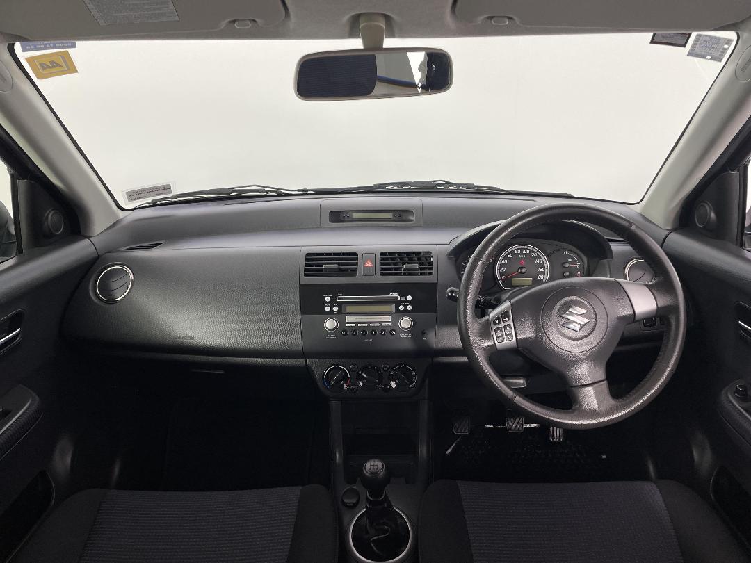 Photo '17' of Suzuki Swift