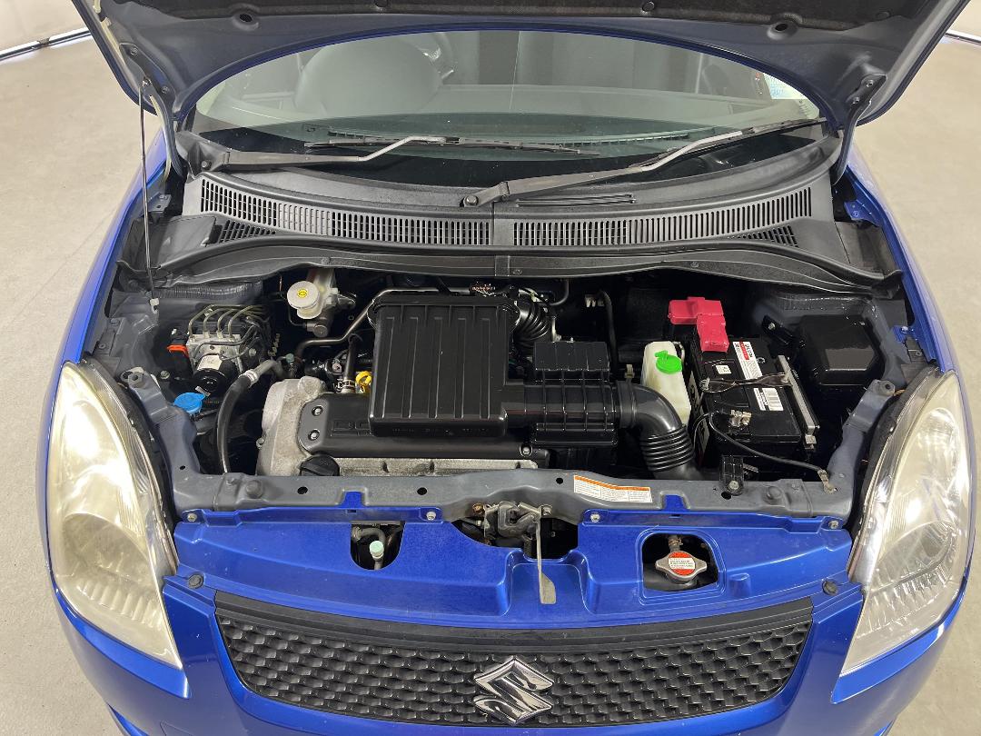 Photo '13' of Suzuki Swift