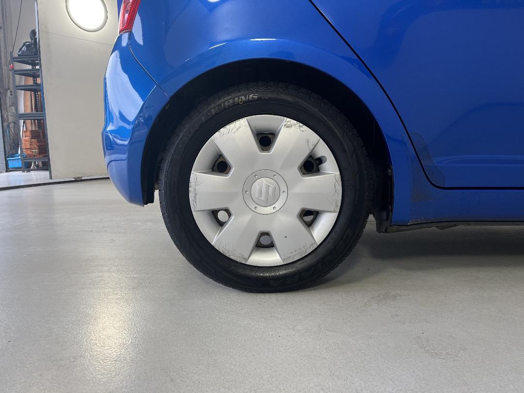 Photo '12' of Suzuki Swift