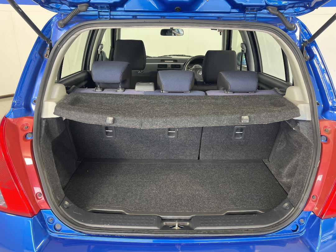 Photo '14' of Suzuki Swift