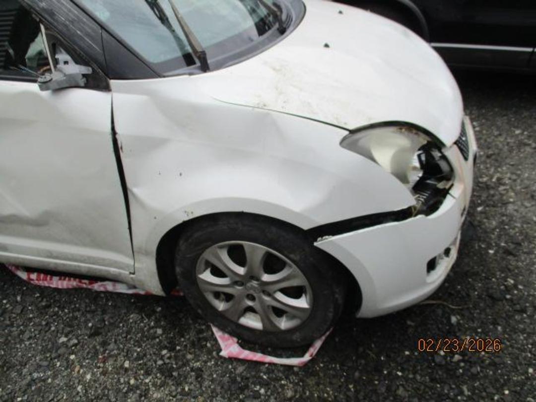 Photo '8' of Suzuki Swift Glxhas