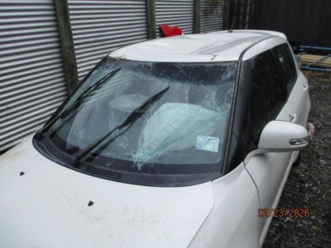 Photo '14' of Suzuki Swift Glxhas