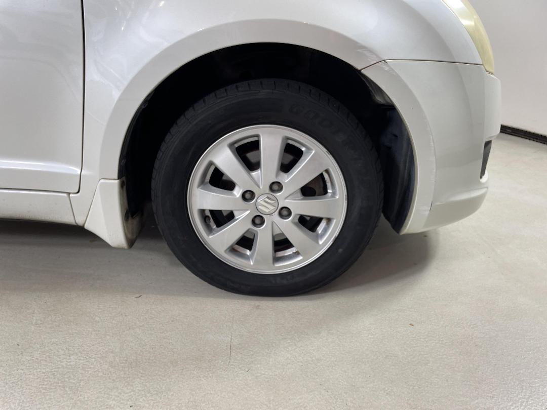 Photo '9' of Suzuki Swift Photo '9' of Suzuki Swift