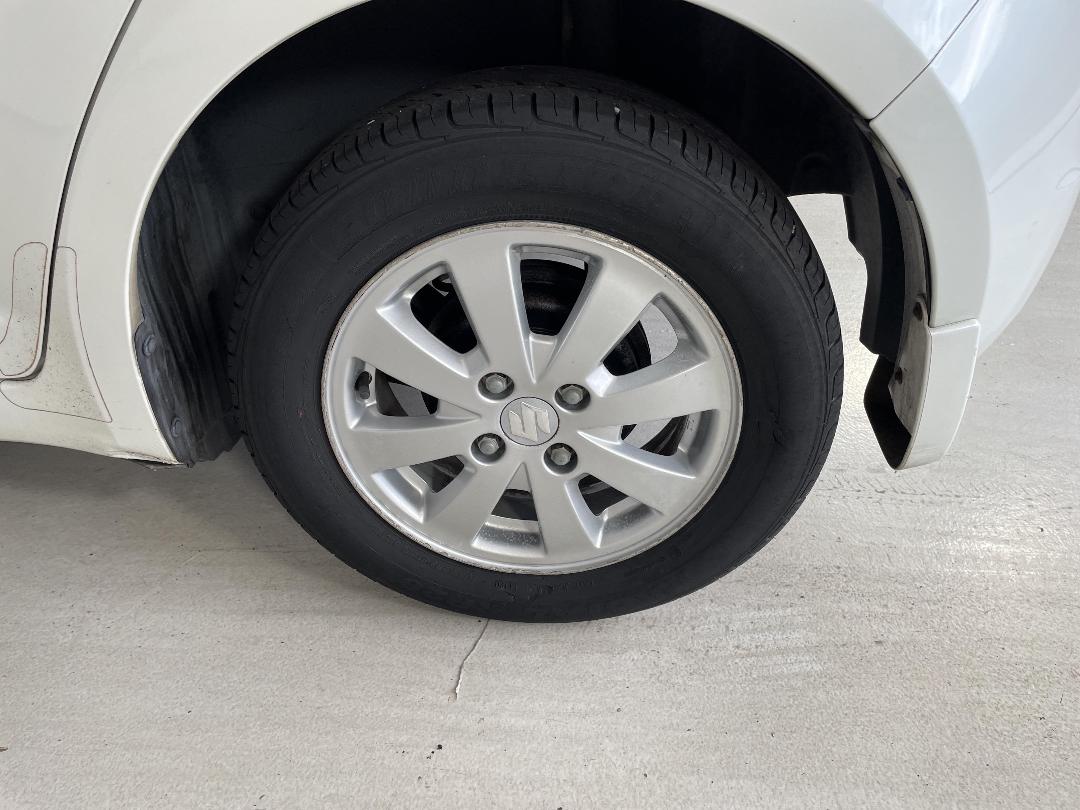 Photo '11' of Suzuki Swift Photo '11' of Suzuki Swift