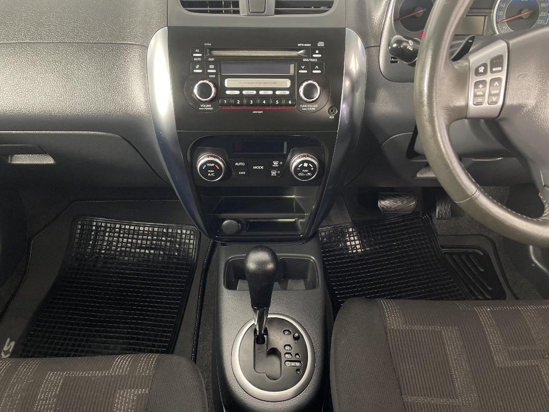 Photo '18' of Suzuki SX4