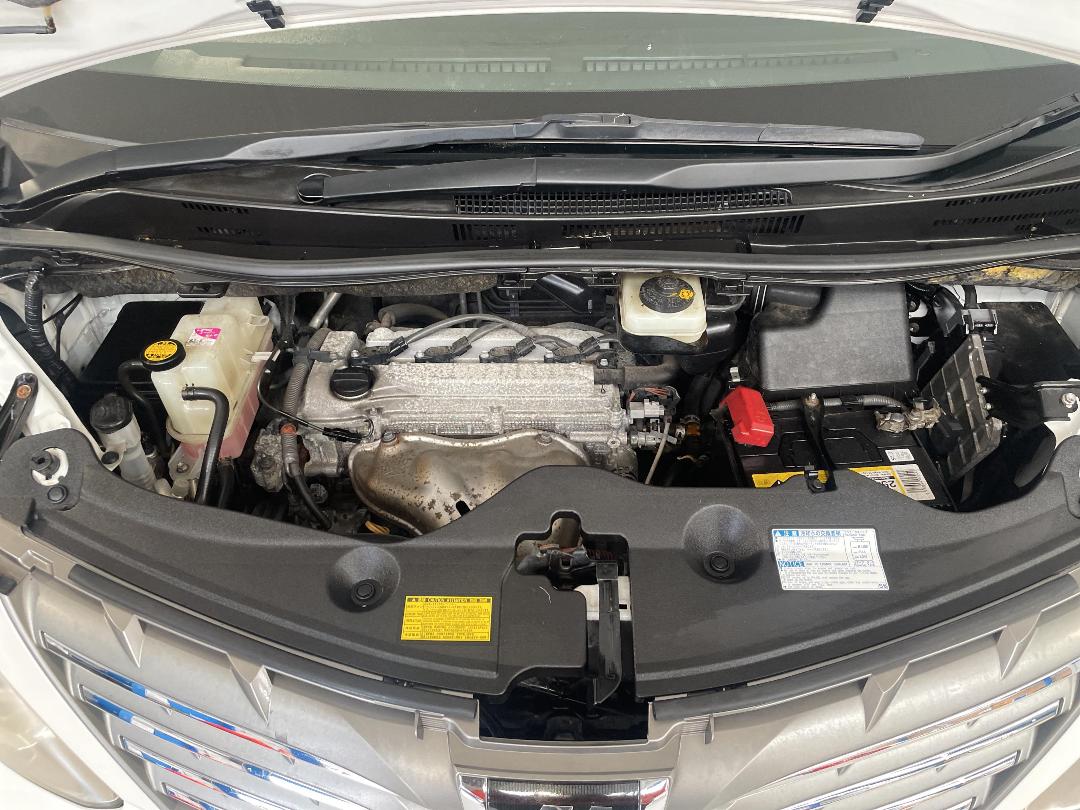 Photo '13' of Toyota Alphard