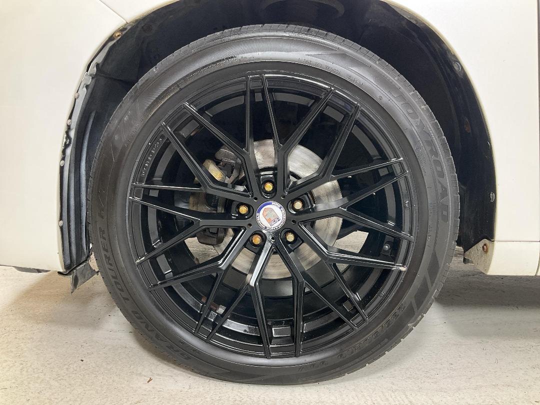 Photo '10' of Toyota Alphard