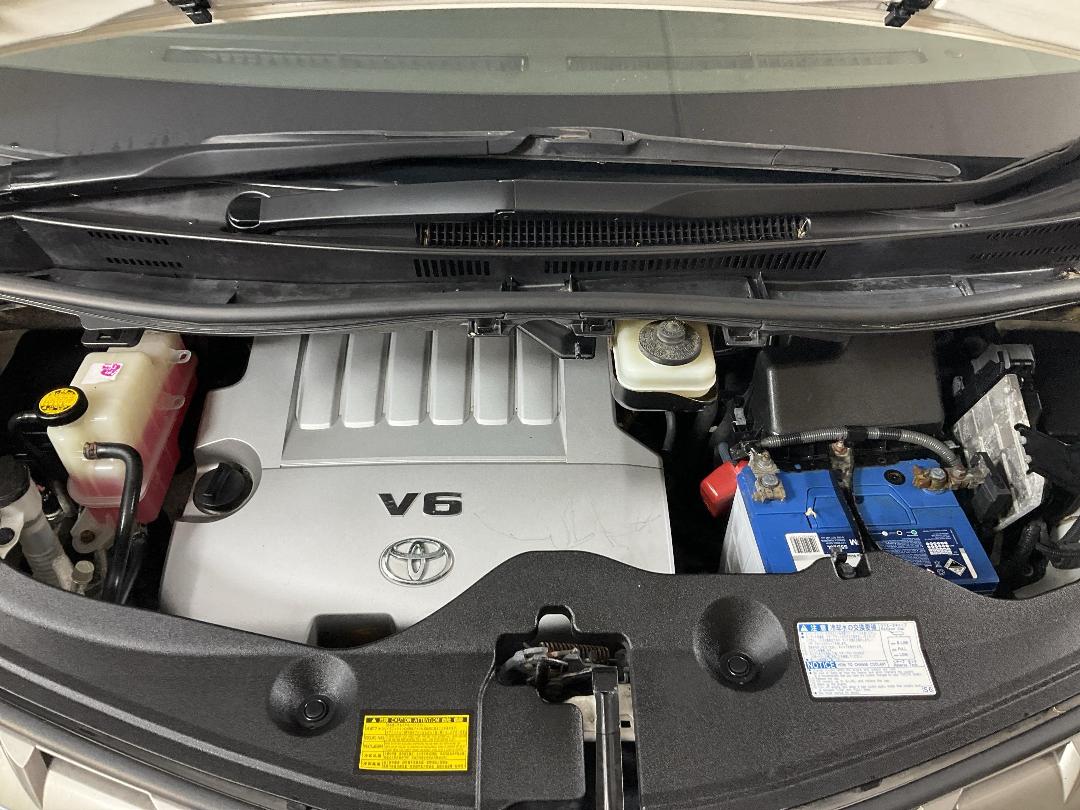 Photo '13' of Toyota Alphard