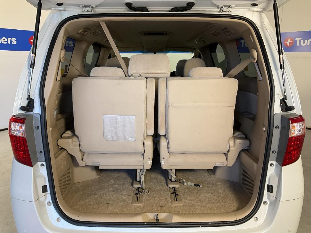 Photo '14' of Toyota Alphard