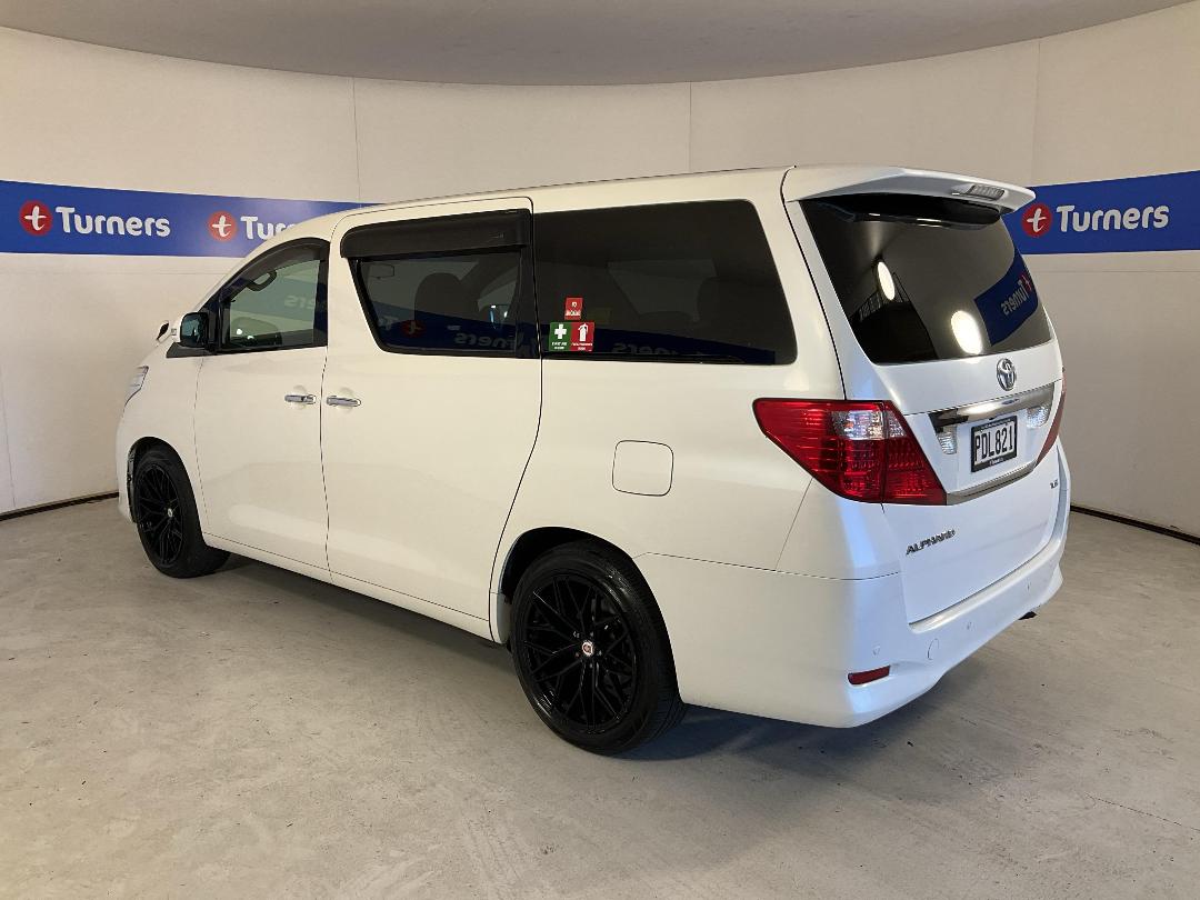 Photo '5' of Toyota Alphard