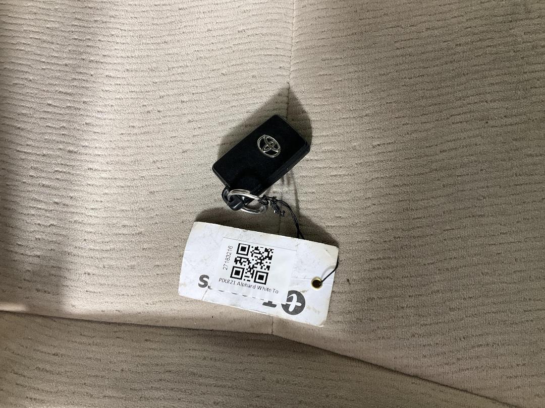 Photo '22' of Toyota Alphard